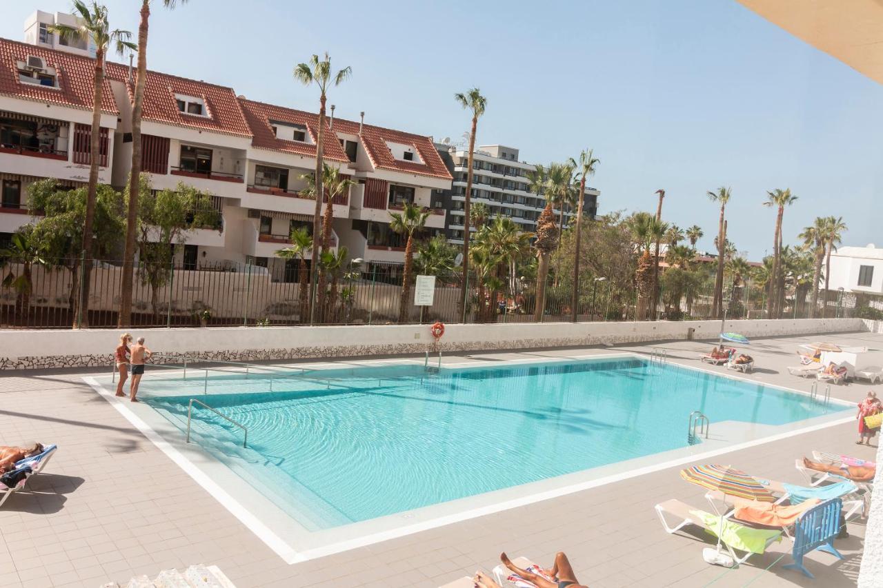 Homeforguest Modern And Recently Renovated Apartment In Arona อาโรนา ภายนอก รูปภาพ