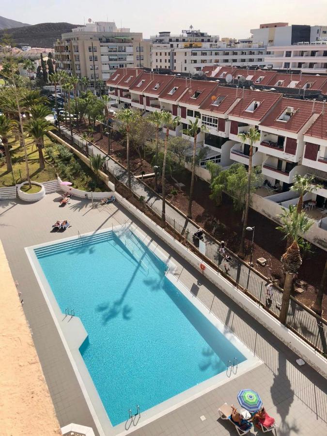 Homeforguest Modern And Recently Renovated Apartment In Arona อาโรนา ภายนอก รูปภาพ