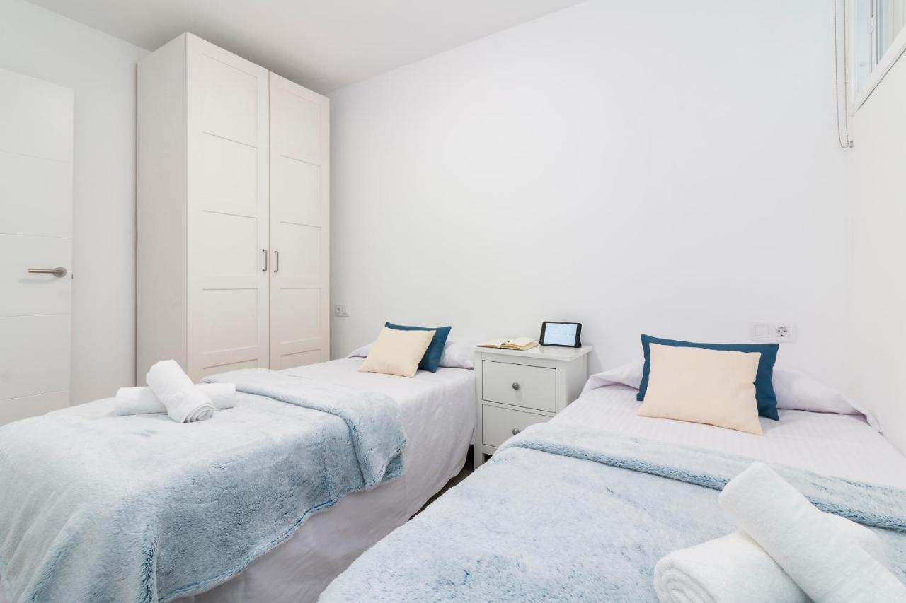 Homeforguest Modern And Recently Renovated Apartment In Arona อาโรนา ภายนอก รูปภาพ