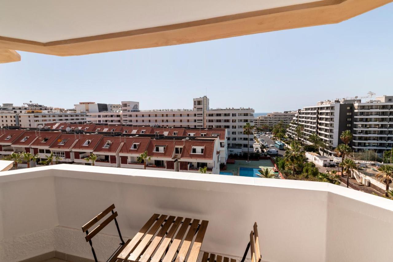 Homeforguest Modern And Recently Renovated Apartment In Arona อาโรนา ภายนอก รูปภาพ