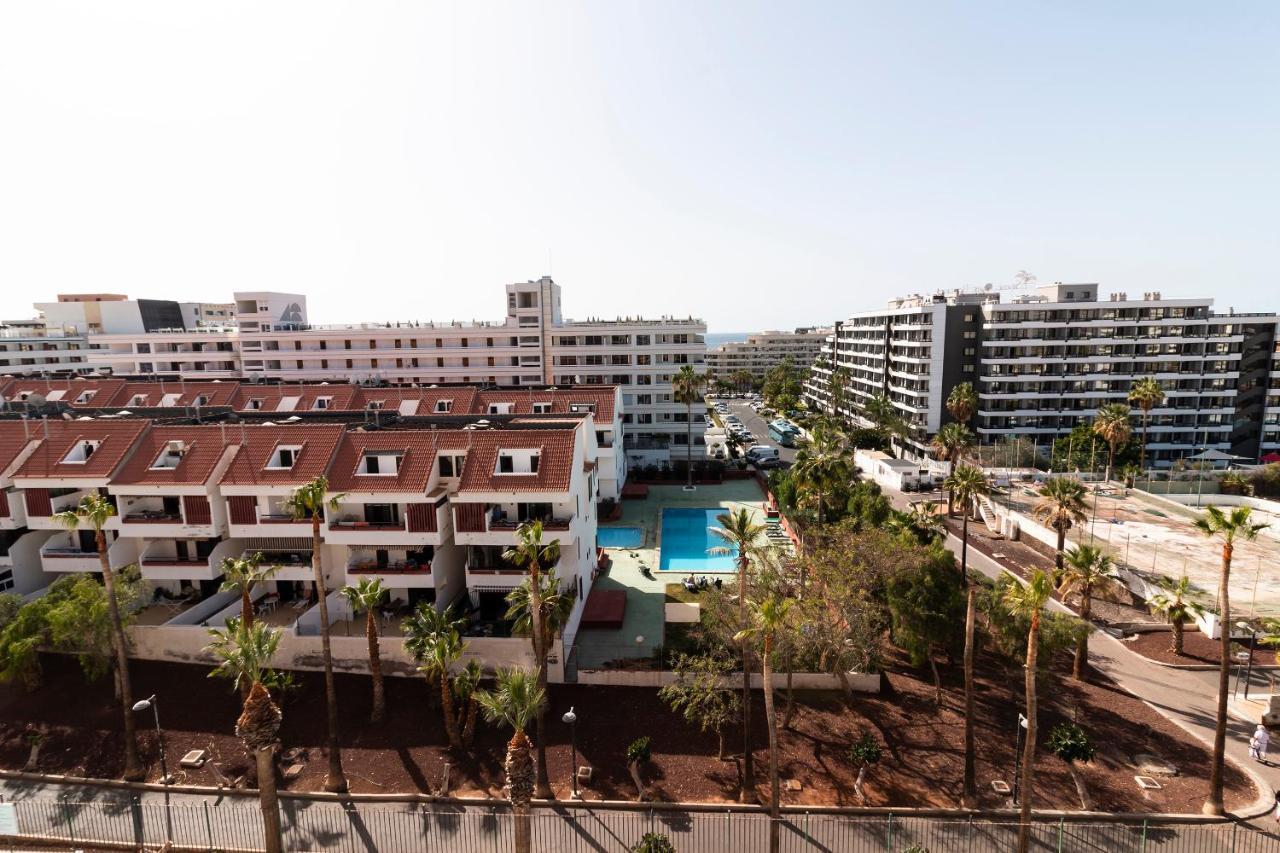Homeforguest Modern And Recently Renovated Apartment In Arona อาโรนา ภายนอก รูปภาพ